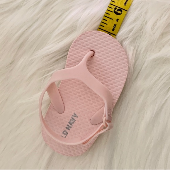 Old Navy Baby Flip Flops Light Pink size 4 - Picture 8 of 13